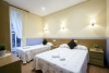 Double rooms with Wi-Fi, television and balcony